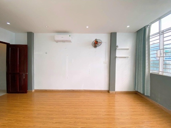 Cần vốn bán gấp căn nhà 3 tầng tại Đường Huỳnh Mẫn Đạt, Phường 2, Quận 5, Hồ Chí Minh